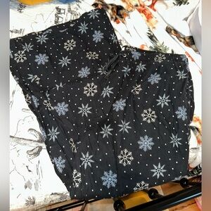 Colsie Black and Blue Snowflake Pajama Pants
